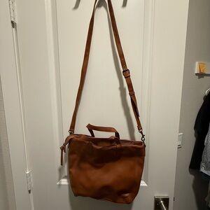 Universal Thread Tan Men's Messenger Bag